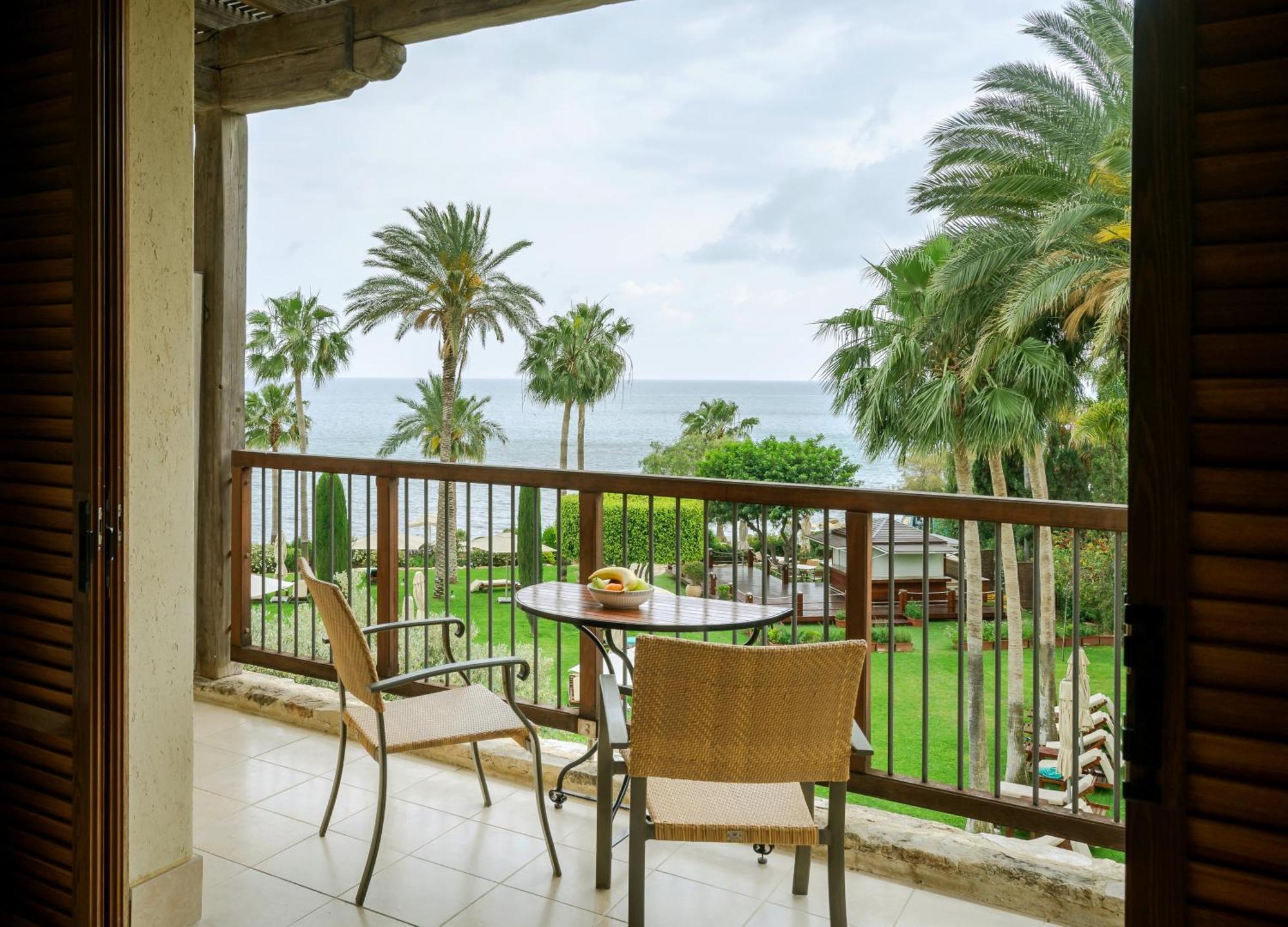 Columbia Beach Resort Писури Екстериор снимка A balcony